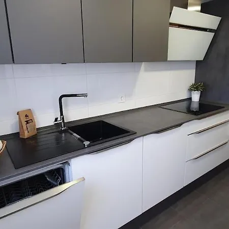 Myramar Sauce - Spacious 3br 푸엔히롤라